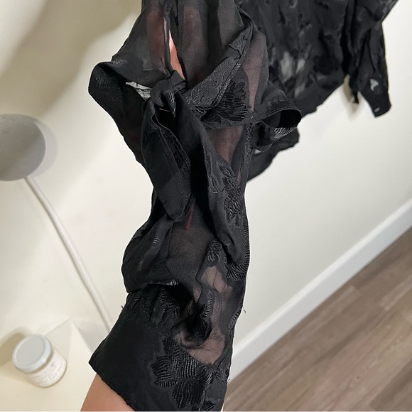 Club Monaco 55% silk blouse - Picture 8 of 8